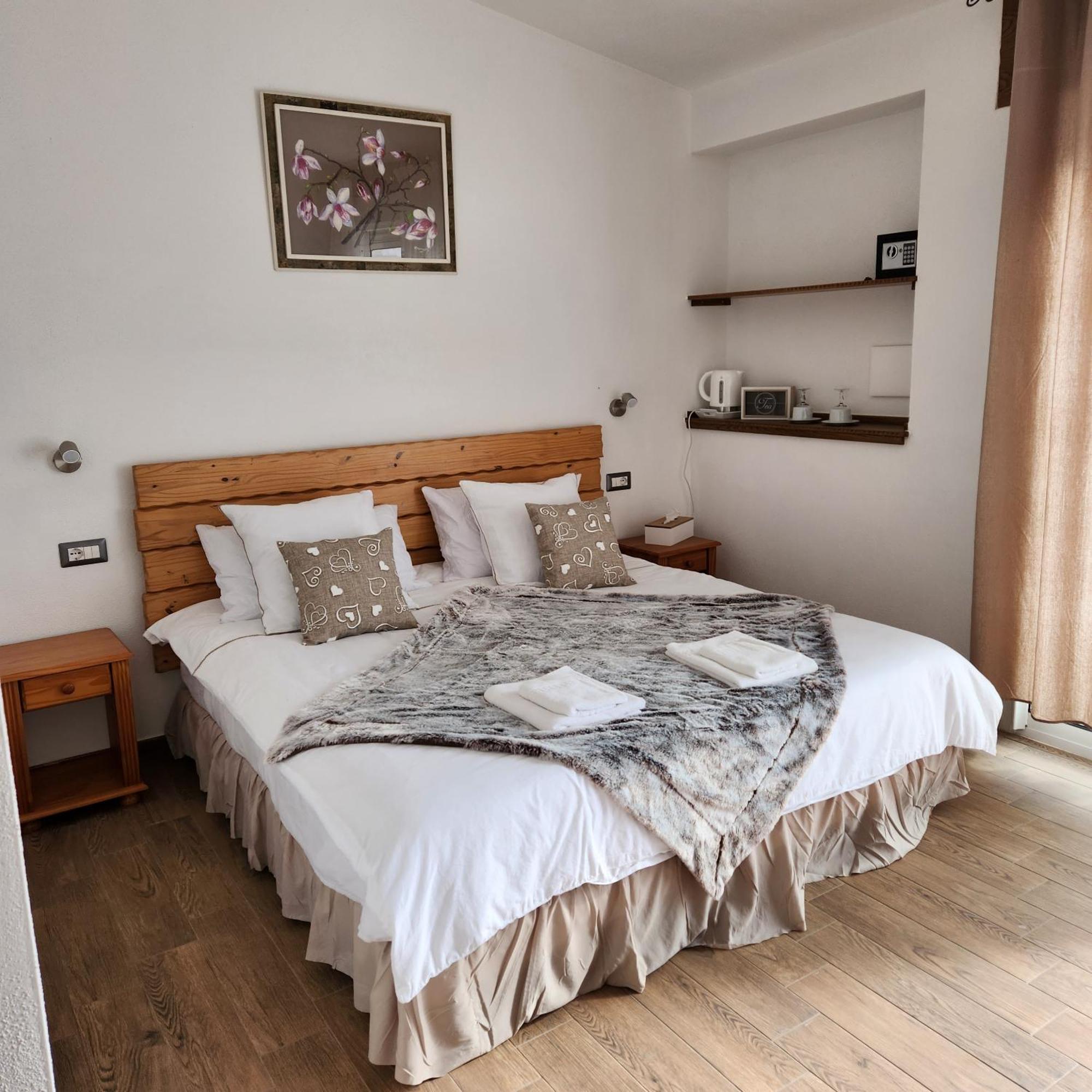 Iloghe Di Marras Hotel Loculi Ngoại thất bức ảnh