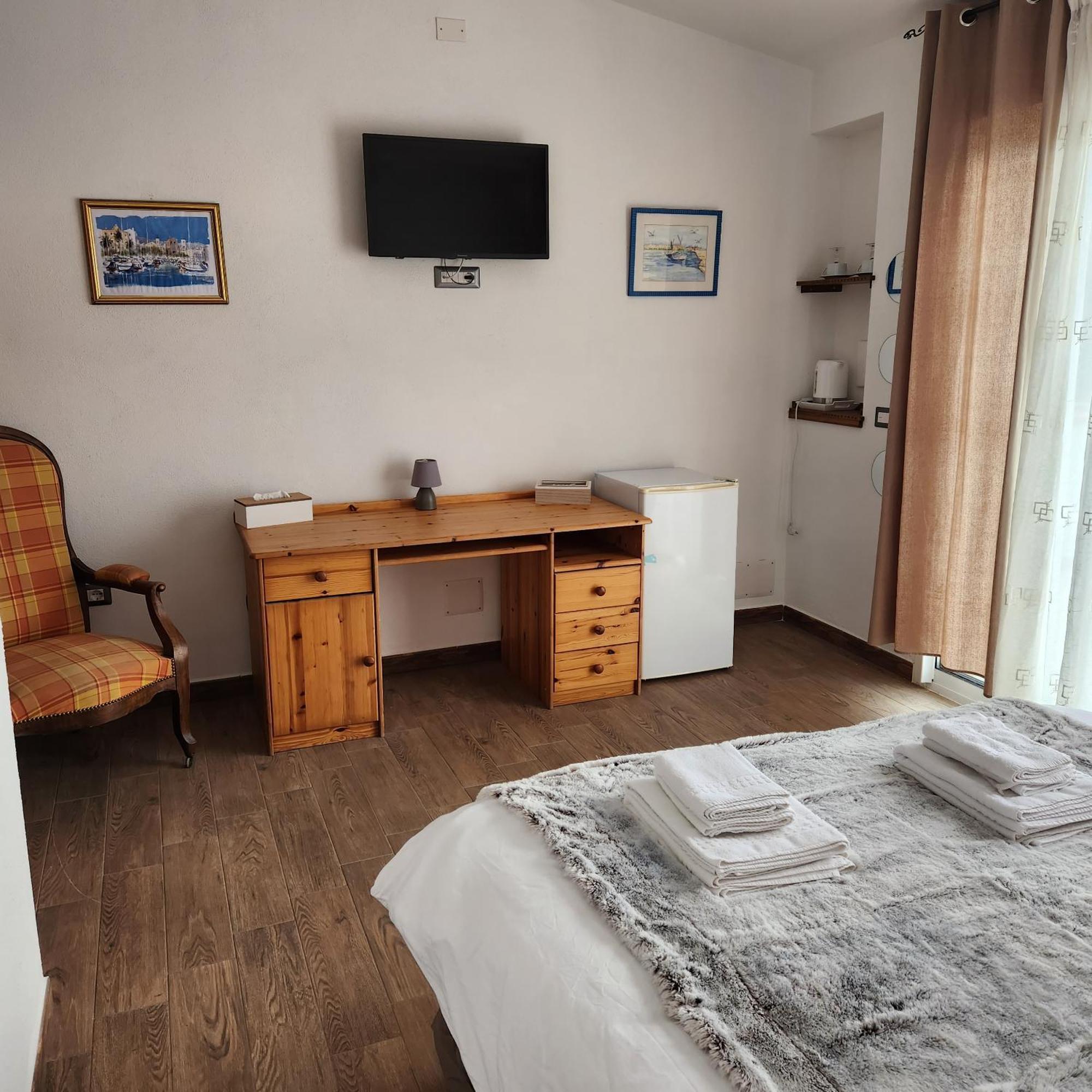 Iloghe Di Marras Hotel Loculi Ngoại thất bức ảnh