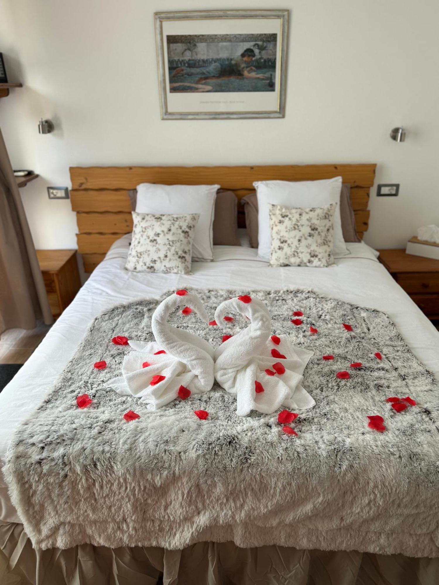 Iloghe Di Marras Hotel Loculi Ngoại thất bức ảnh